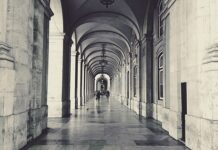 Jaka powinna być głębokość oczka wodnego? Jaka powinna być głębokość oczka wodnego?