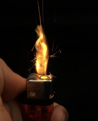 Jak korzystać z zapalniczki?