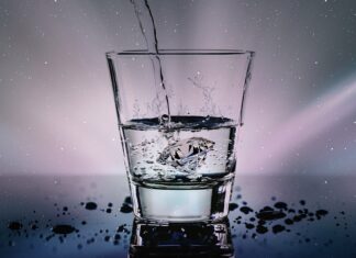 Po co szklanka wody do espresso? Po co szklanka wody do espresso?