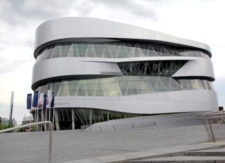 Co oznacza znak Mercedesa?