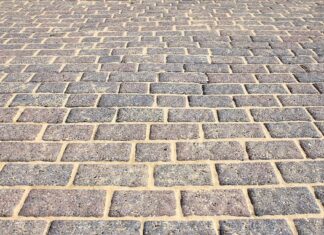 Czemu cieknie z baterii?