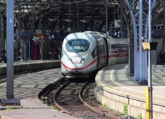 Jak odtłuścić blachę przed malowaniem?