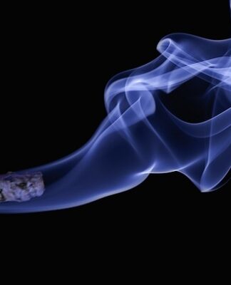 Jak smakuje pierwszy papieros?